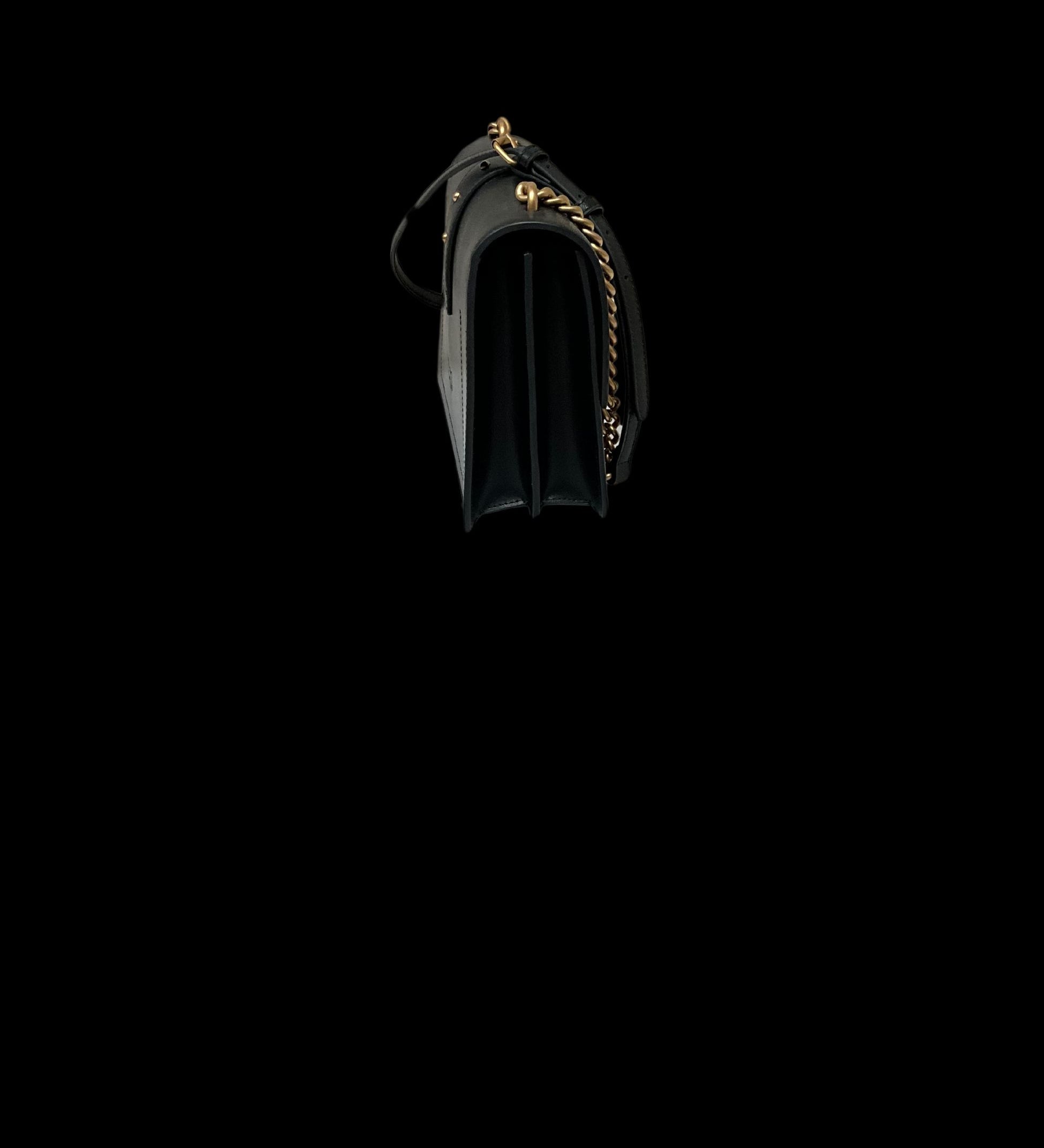 mVh94xuINXGoykGm1DCB5E21A786.jpg